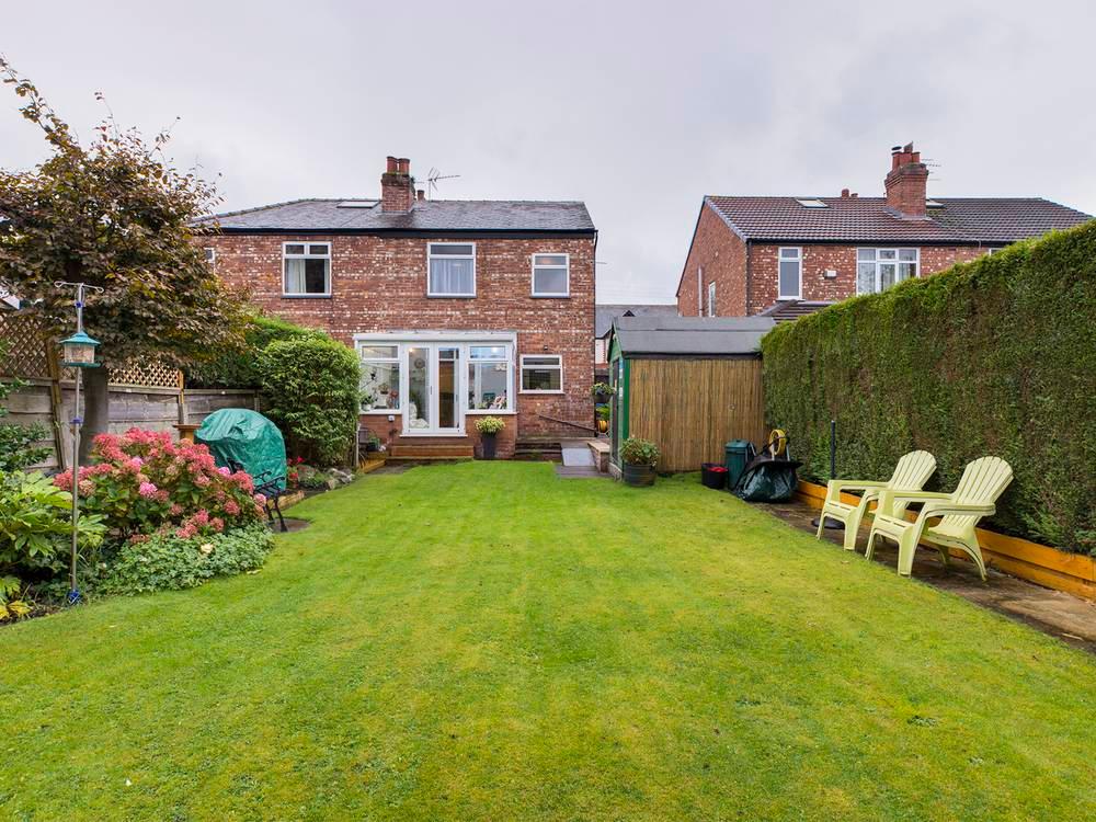 3 Bedroom SemiDetached For Sale in Belgrave Crescent, Woodsmoor