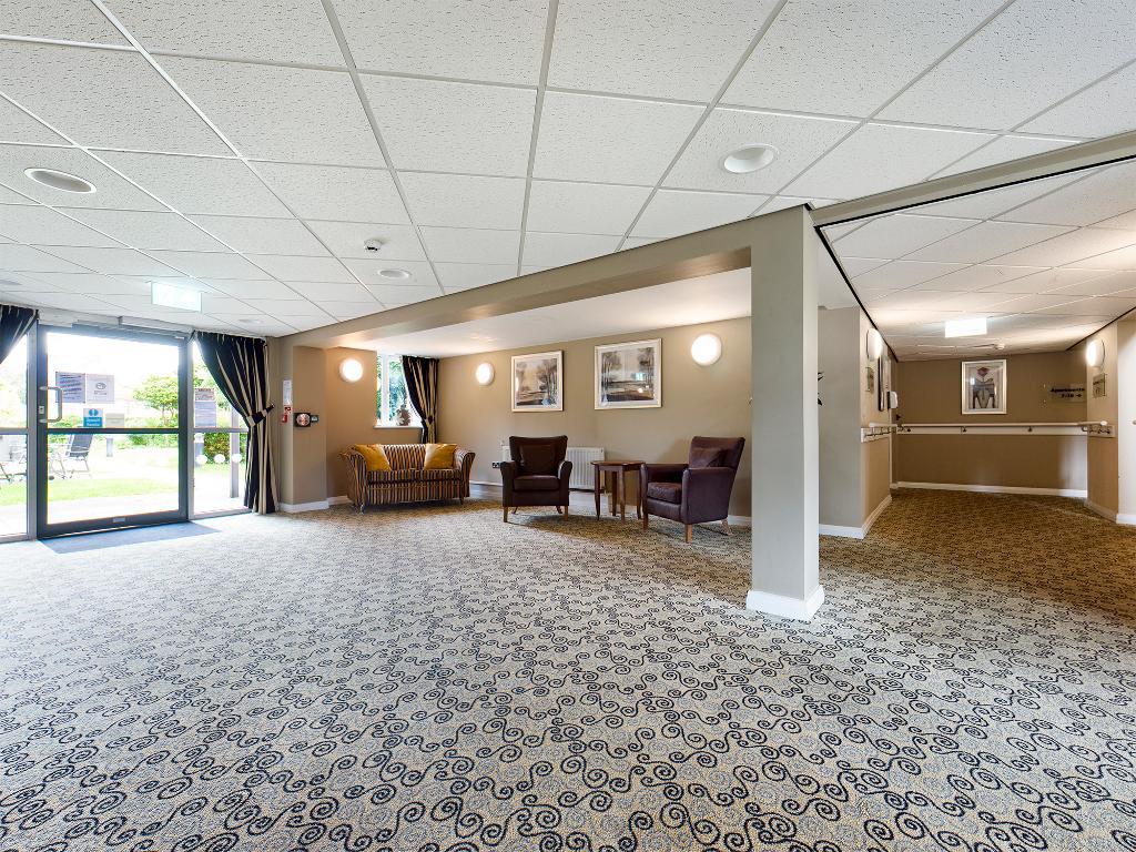 2 Bedroom Flat For Sale in Hampstead Drive, Great Moor, Stockport, SK2