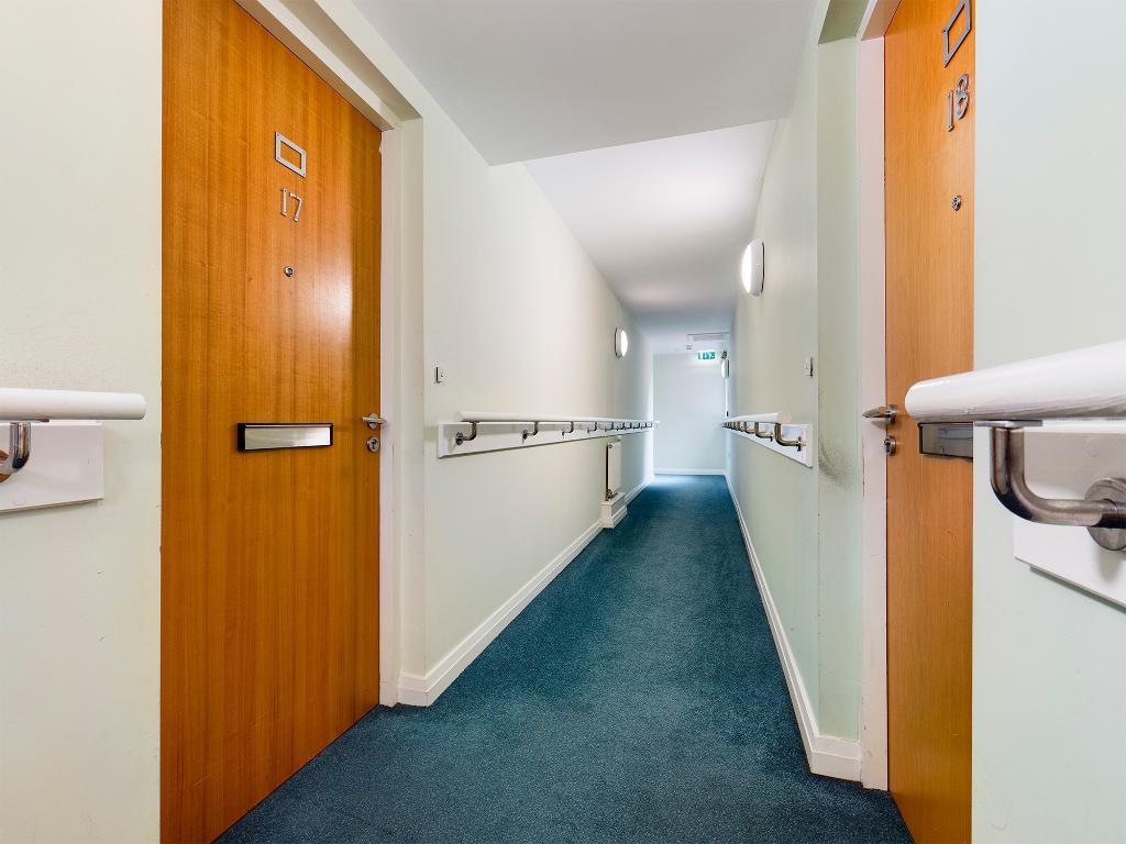 2 Bedroom Flat For Sale in Hampstead Drive, Great Moor, Stockport, SK2