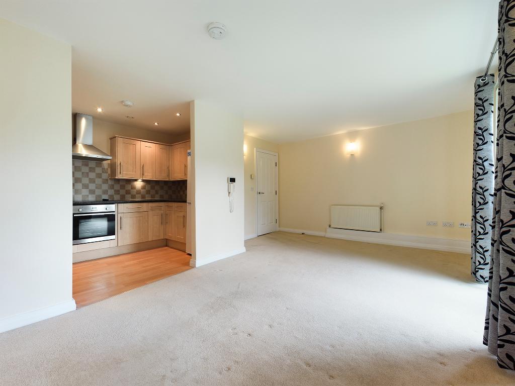 2 Bedroom Flat For Sale in Hampstead Drive, Great Moor, Stockport, SK2