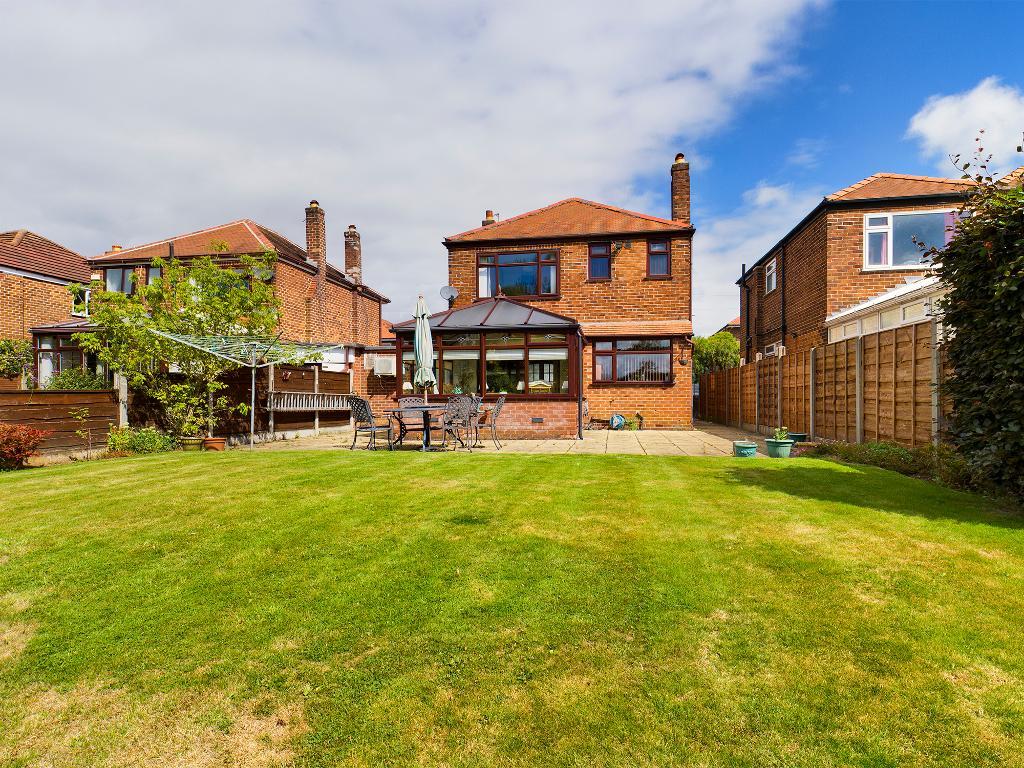 3 Bedroom Detached For Sale in Darley Road, Hazel Grove, Stockport, SK7