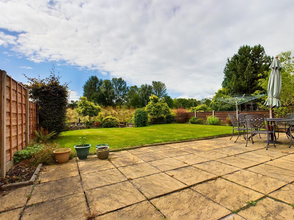 3 Bedroom Detached For Sale in Darley Road, Hazel Grove, Stockport, SK7