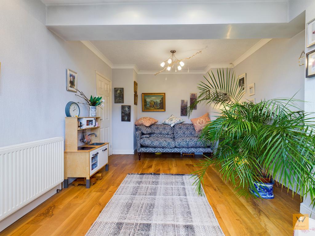 3 Bedroom SemiDetached For Sale in Broad Hey, Romiley, Stockport, SK6