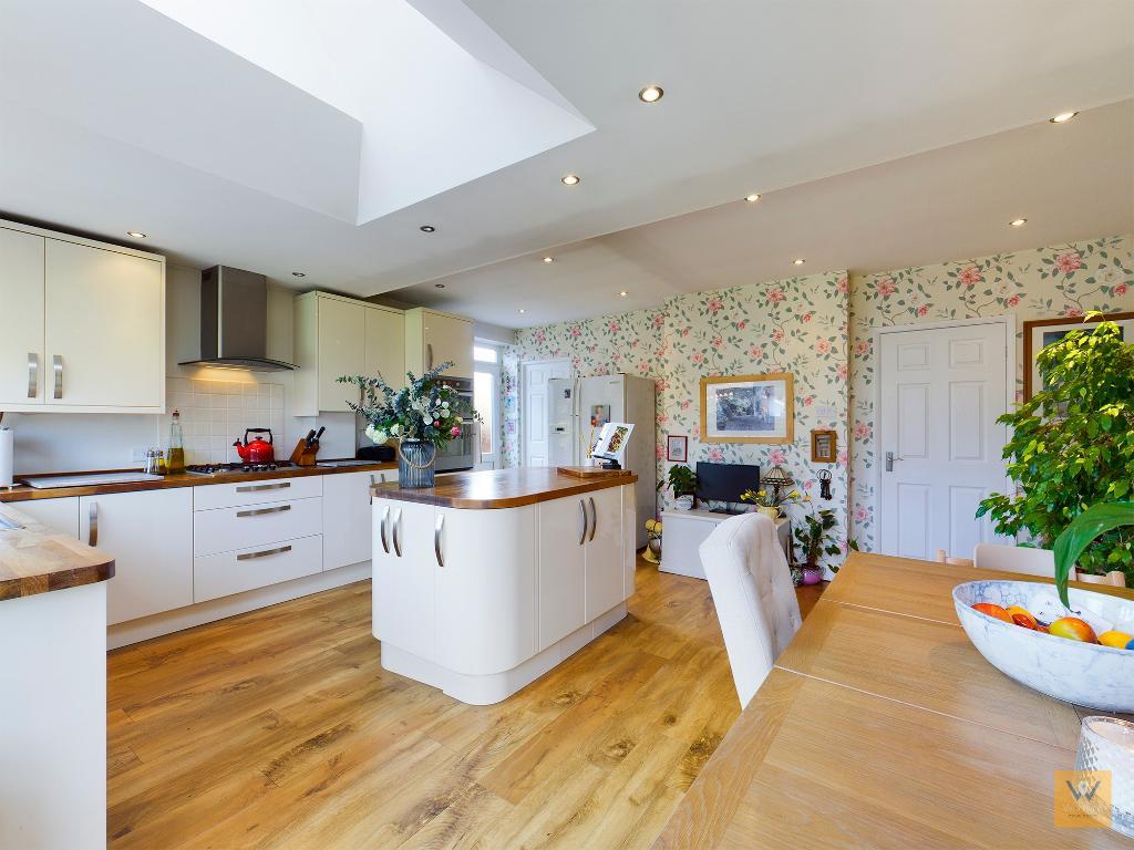 3 Bedroom SemiDetached For Sale in Broad Hey, Romiley, Stockport, SK6