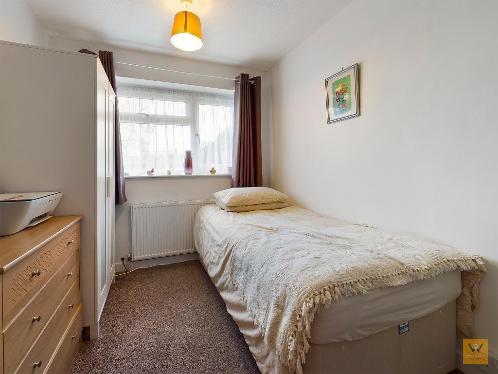 2 Bedroom Semi Detached Bungalow For Sale in Well Mead, Bredbury