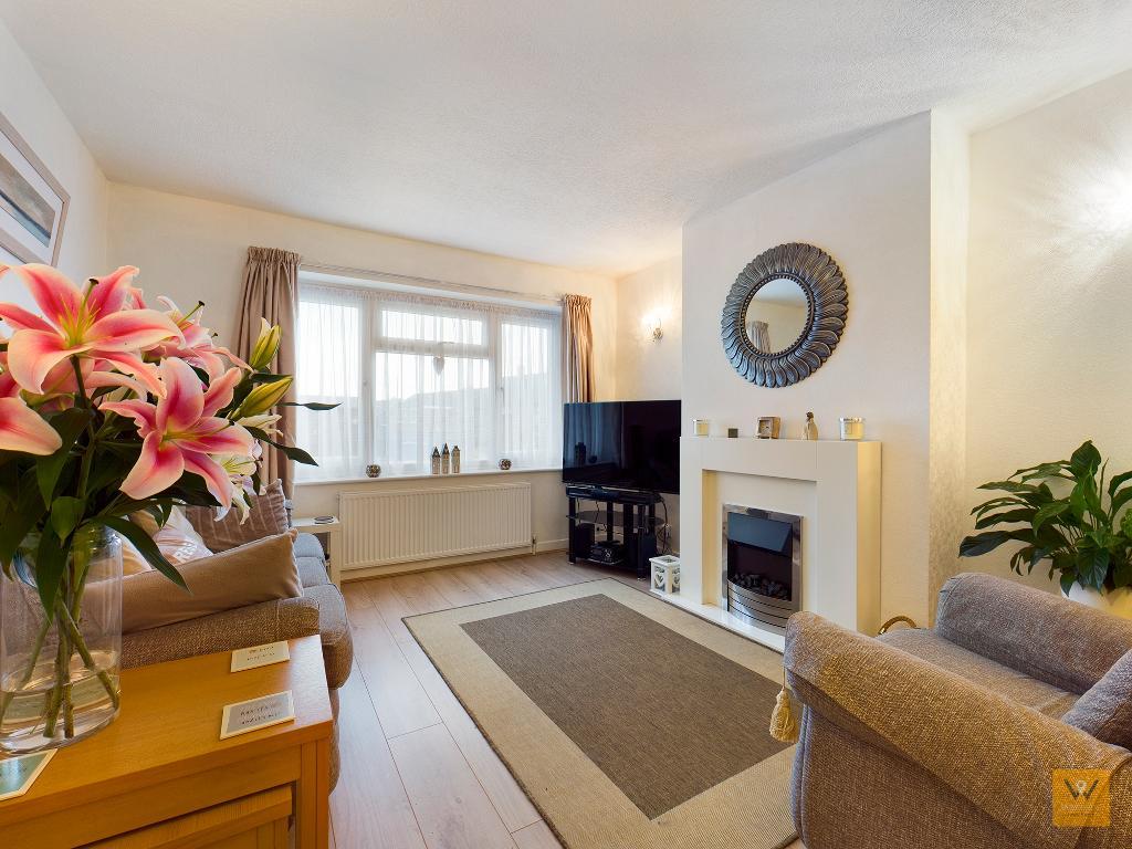 2 Bedroom Semi Detached Bungalow For Sale in Well Mead, Bredbury, Stockport, SK6 2HG Stockport