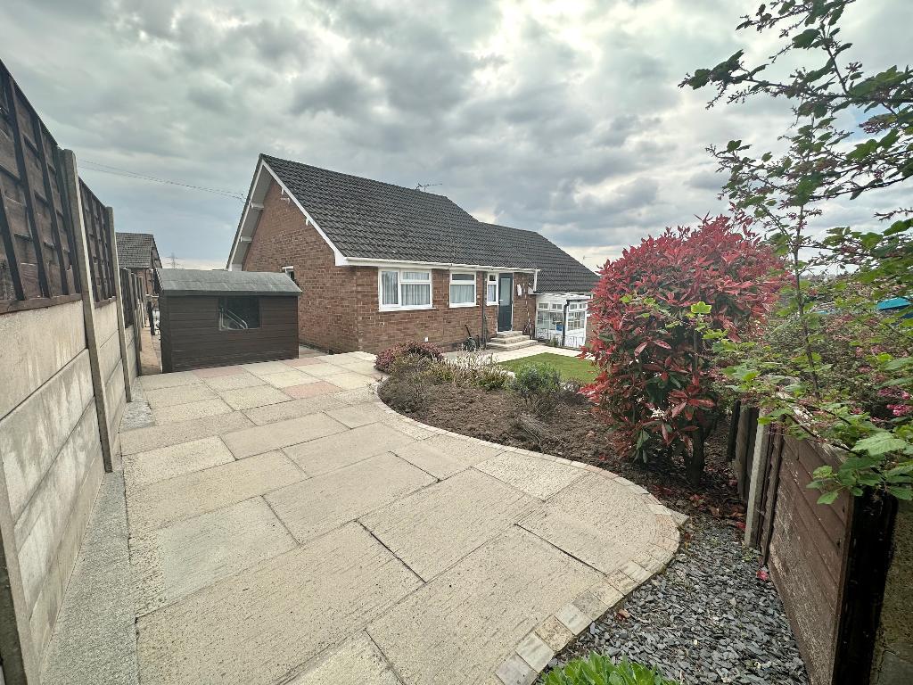 2 Bedroom Semi Detached Bungalow For Sale in Well Mead, Bredbury