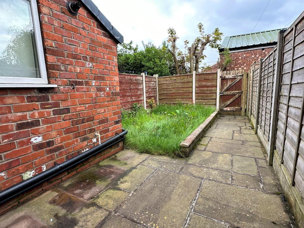 2 Bedroom Terraced For Sale in Great Moor Street, Great Moor, Stockport