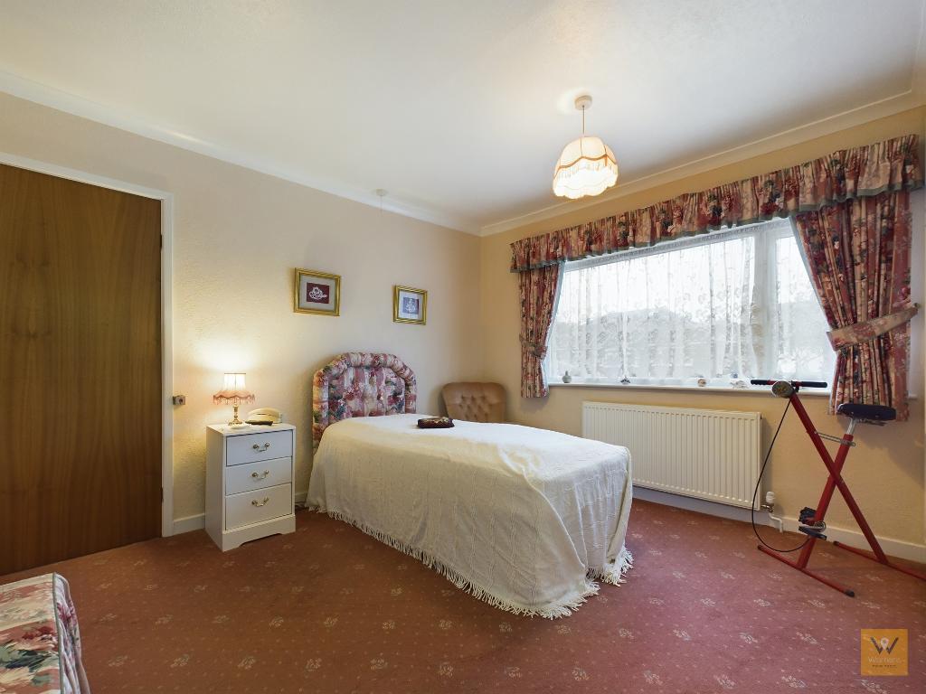 2 Bedroom Detached Bungalow For Sale in Roundway, Bramhall, Stockport, SK7 1DG Stockport