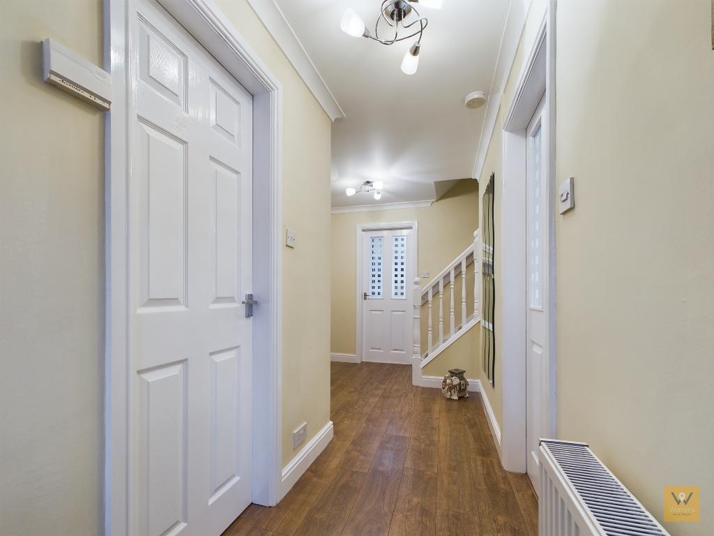 4 Bedroom Detached For Sale in Sandown Road, Hazel Grove, Stockport, SK7 4RT Stockport Estate