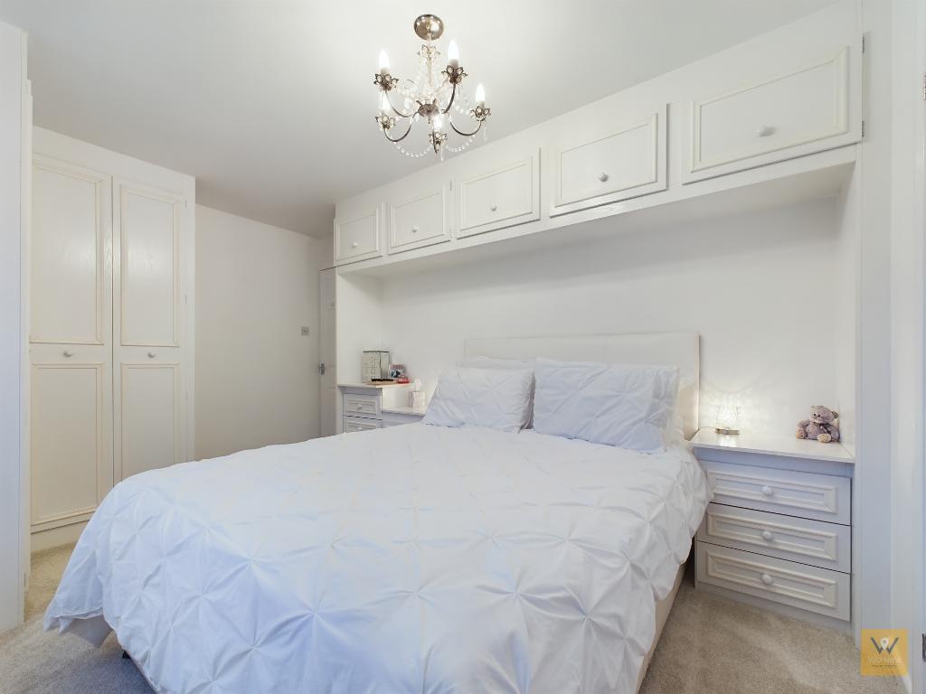 4 Bedroom Detached For Sale in Sandown Road, Hazel Grove, Stockport, SK7 4RT Stockport Estate