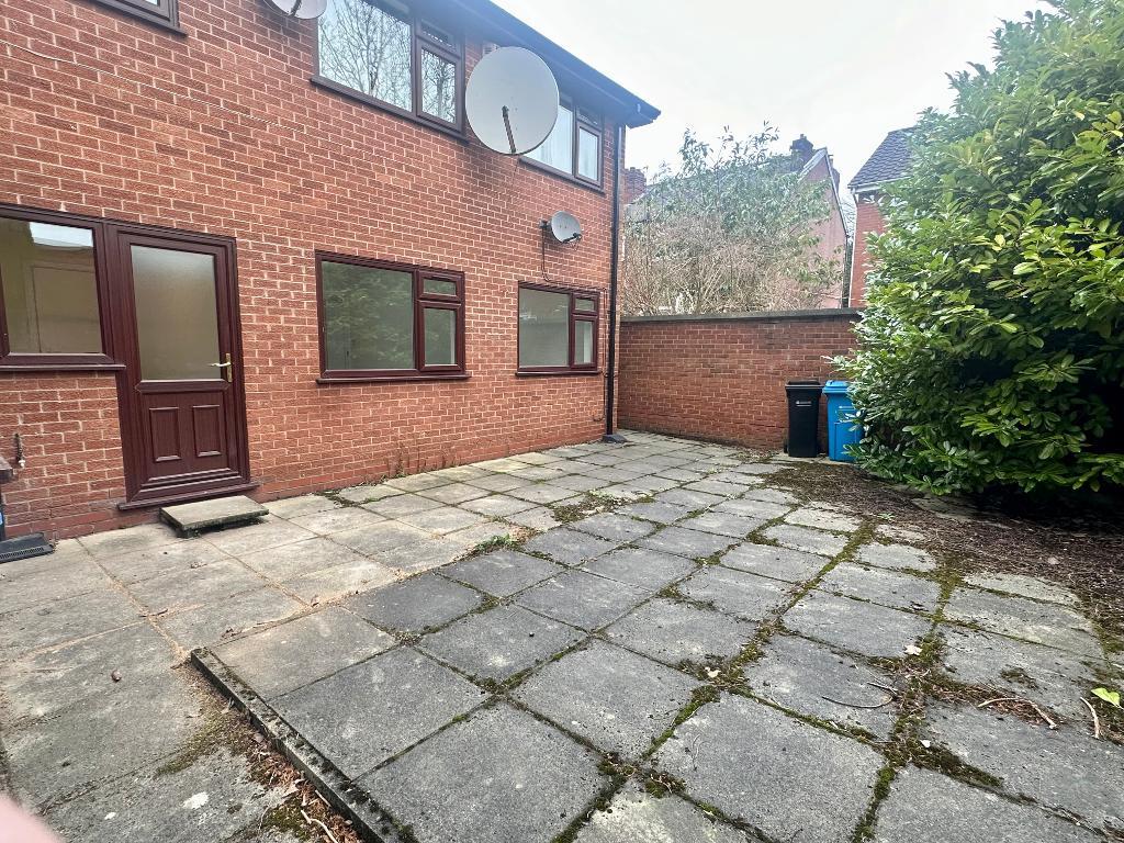 2 Bedroom Apartment To Let in Newbourne Close, Hazel Grove, Stockport